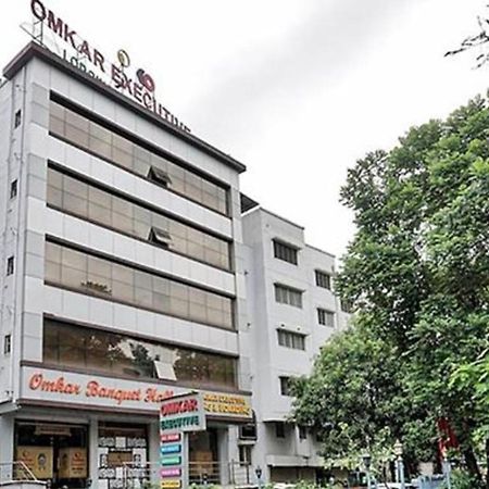 Omkar Executive Hotel Yerandwane Bagian luar foto