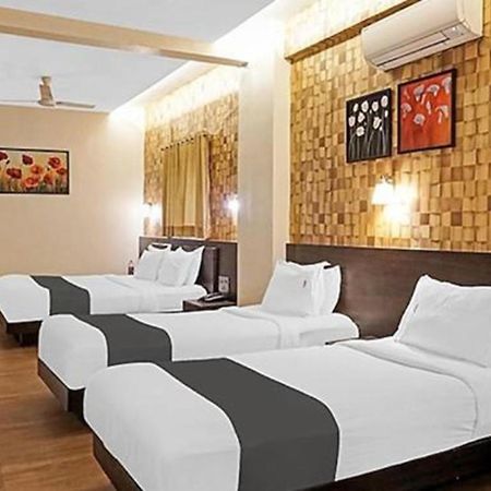 Omkar Executive Hotel Yerandwane Bagian luar foto