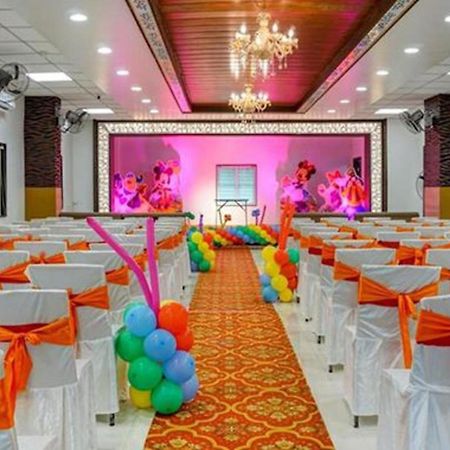 Omkar Executive Hotel Yerandwane Bagian luar foto