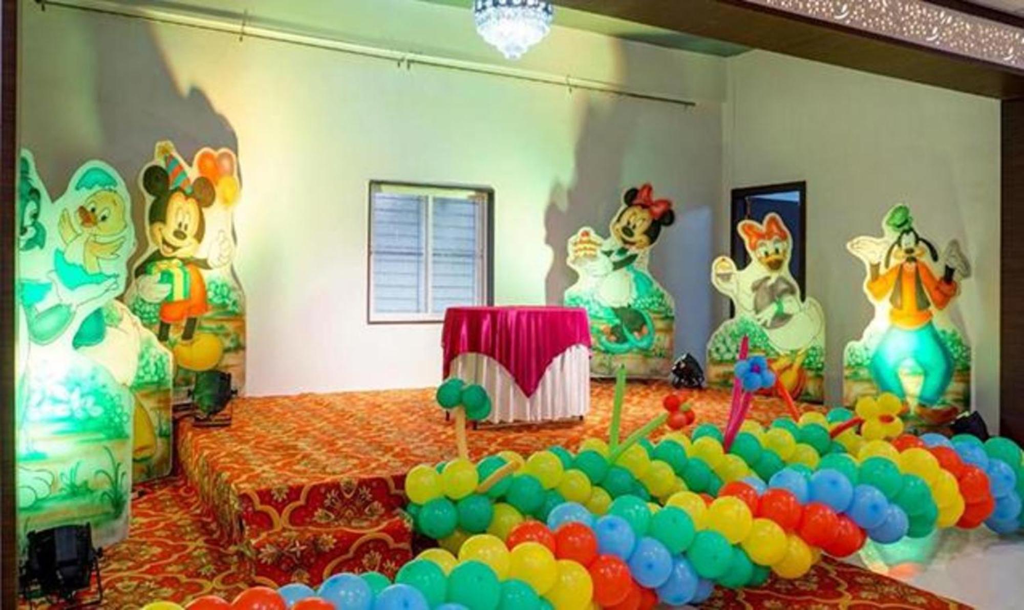 Omkar Executive Hotel Yerandwane Bagian luar foto