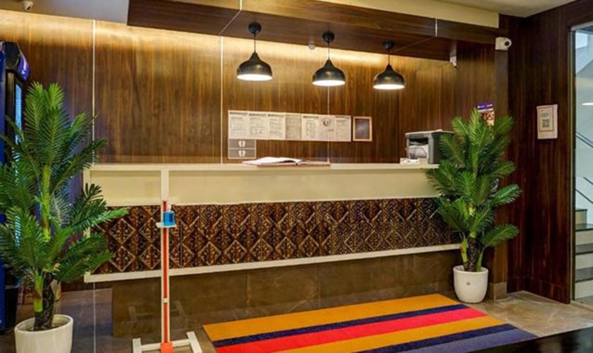 Omkar Executive Hotel Yerandwane Bagian luar foto