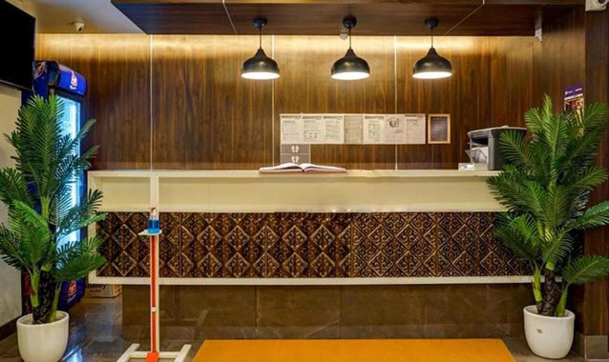Omkar Executive Hotel Yerandwane Bagian luar foto